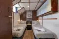 Twin cabin wapen fan fryslan 1