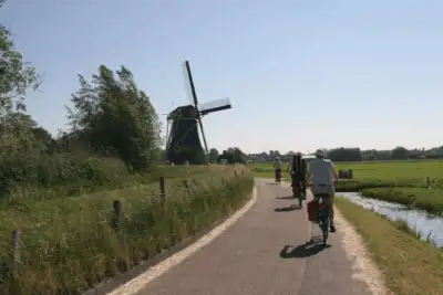 Cyclists windmill